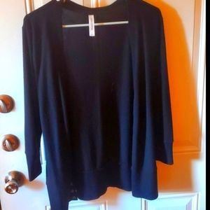 Simple black cardigan (Very Soft!)